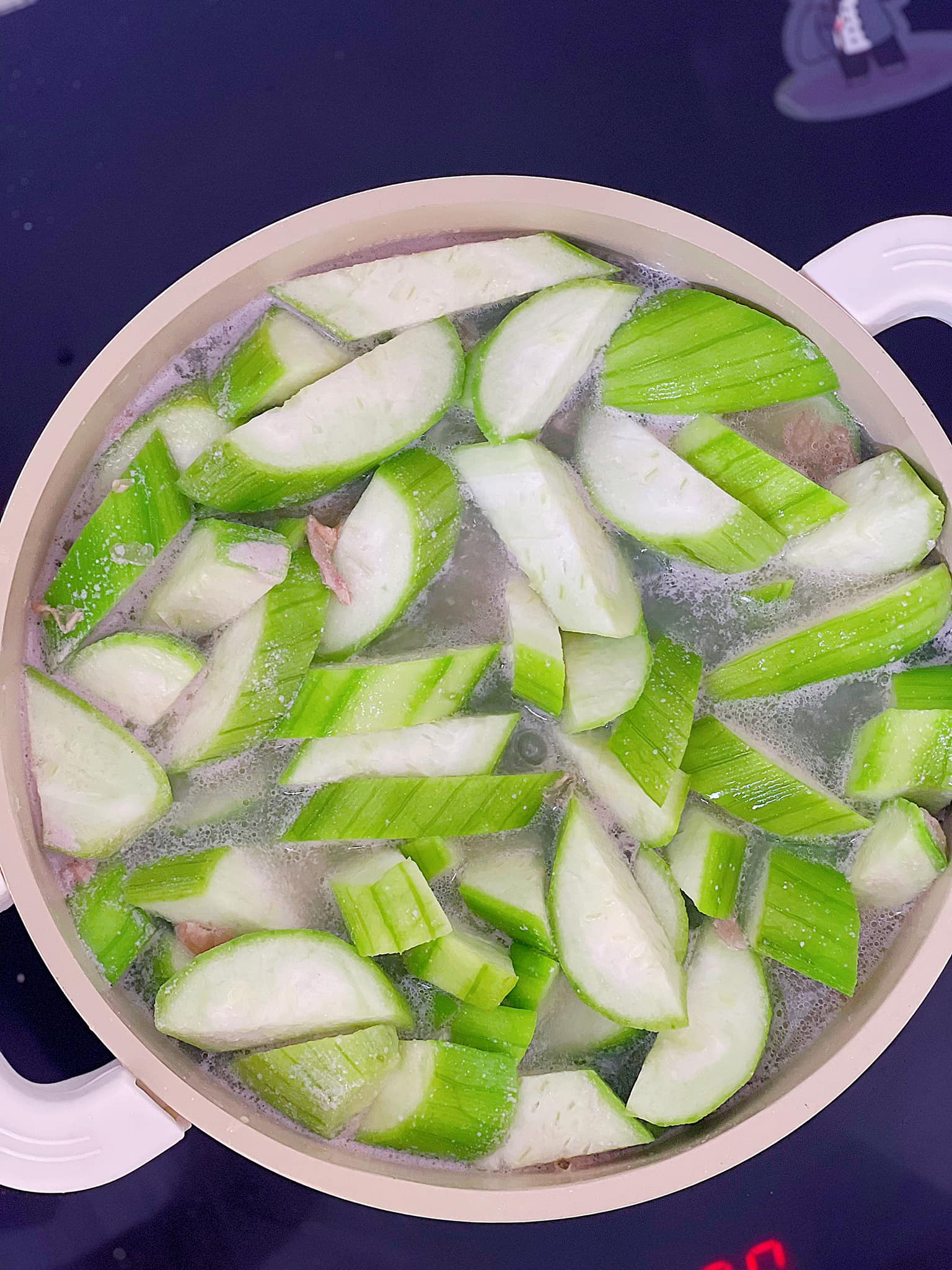 nấu canh mướp với lạc
