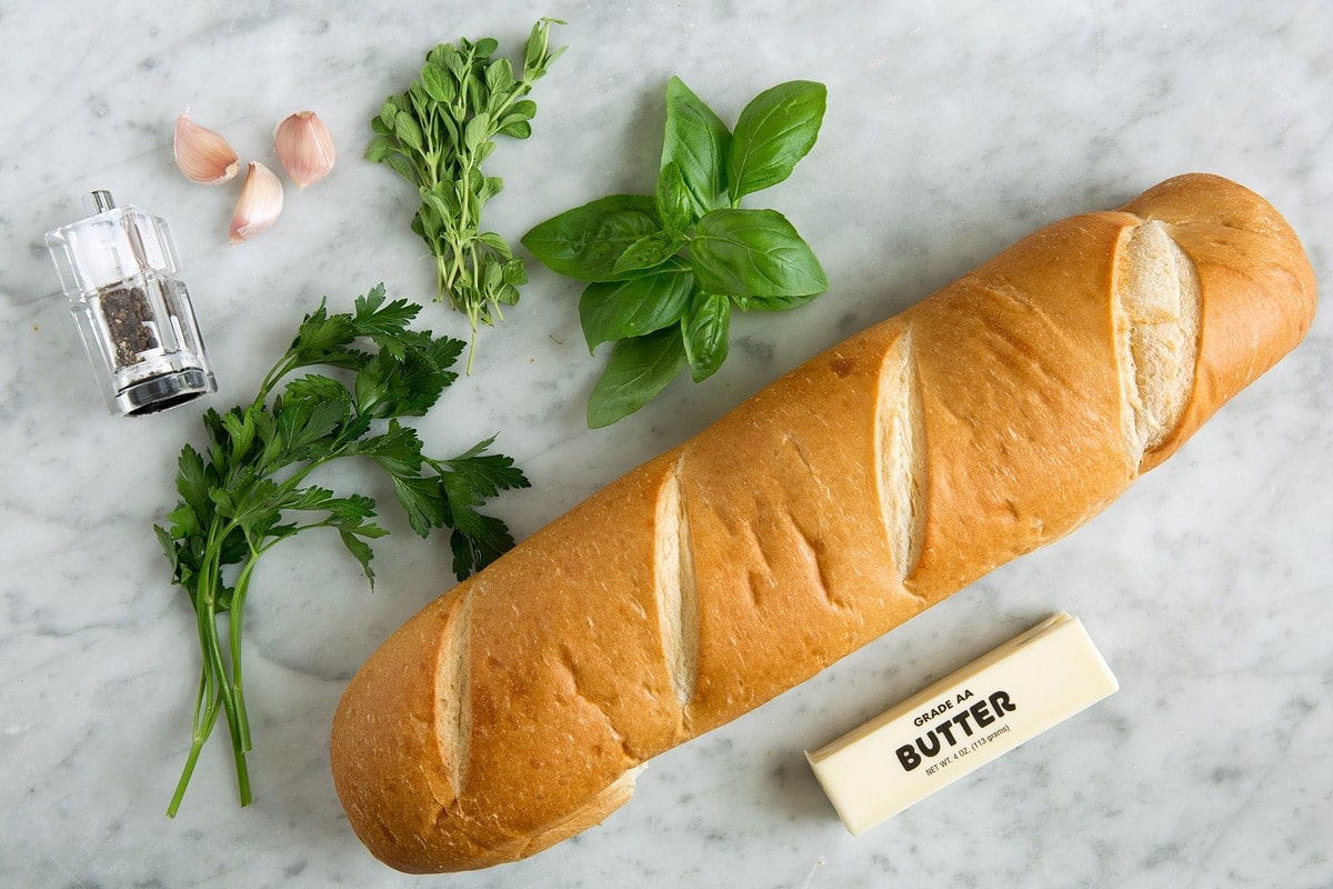 nguyên liệu làm bánh mì bơ tỏi đơn giản
